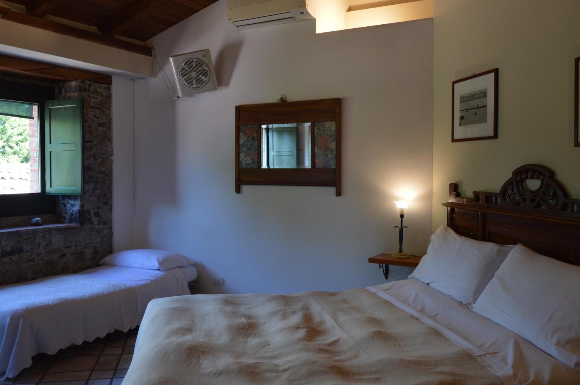 Antico Borgo Etneo Country Hotel Calatabiano Exterior foto