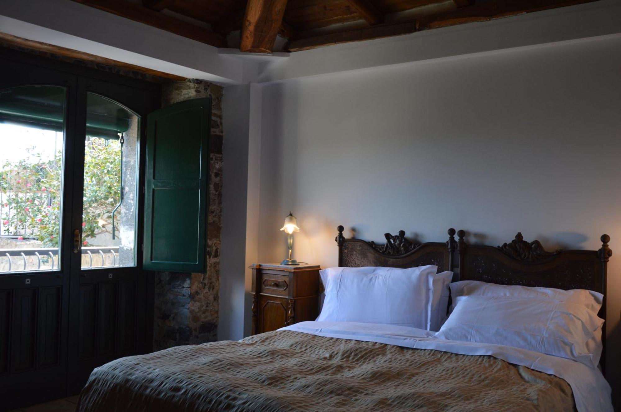 Antico Borgo Etneo Country Hotel Calatabiano Exterior foto