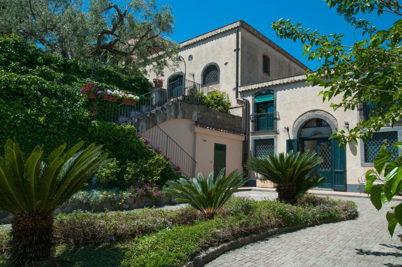 Antico Borgo Etneo Country Hotel Calatabiano Exterior foto