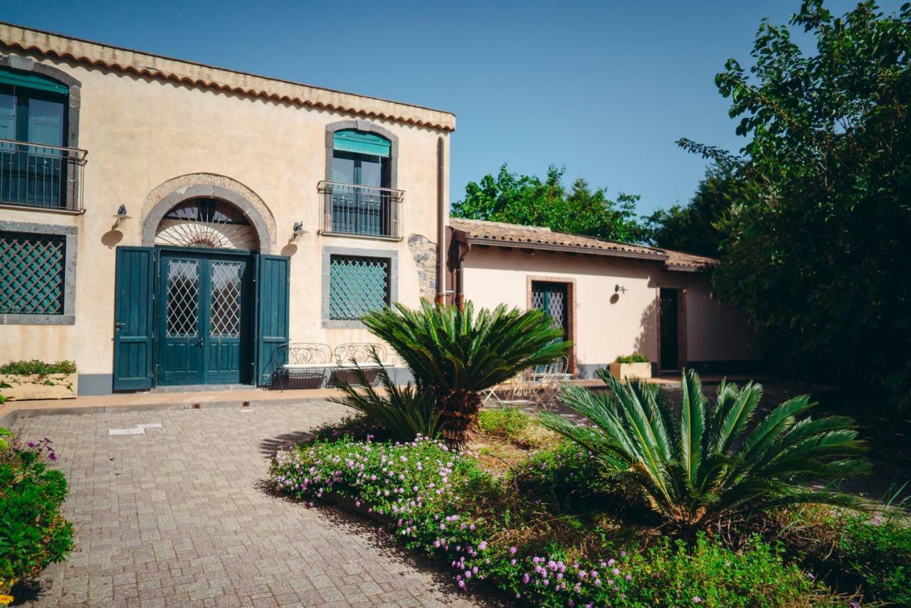 Antico Borgo Etneo Country Hotel Calatabiano Exterior foto